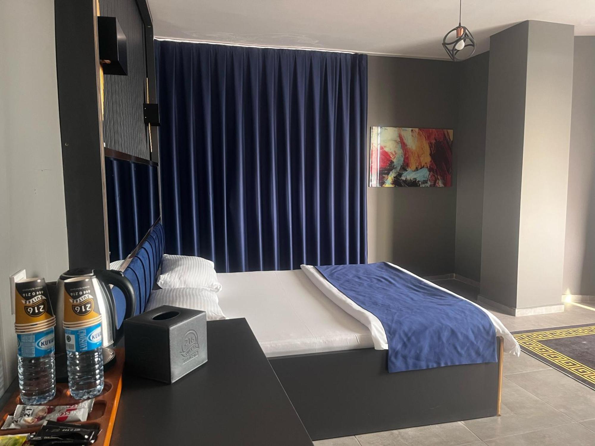 216 Hill Suites — Photos 3